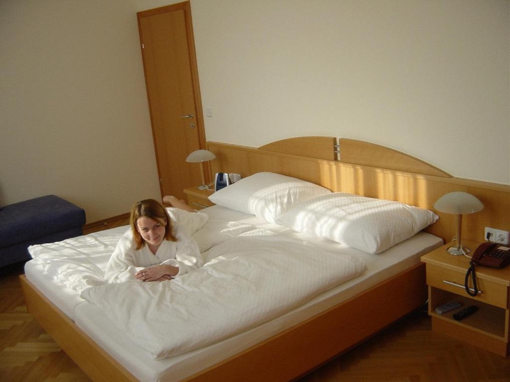 Pension Schlossblick Nebersdorf ห้อง รูปภาพ